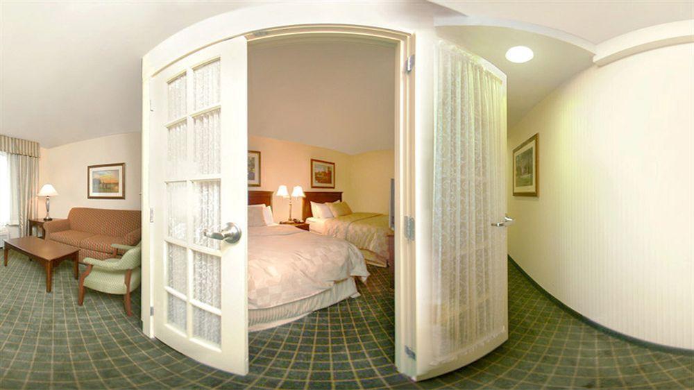 Clarion Hotel & Suites Hamden-New Haven Екстериор снимка