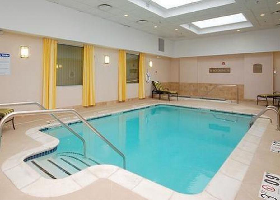 Clarion Hotel & Suites Hamden-New Haven Екстериор снимка