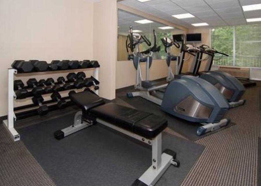 Clarion Hotel & Suites Hamden-New Haven Екстериор снимка