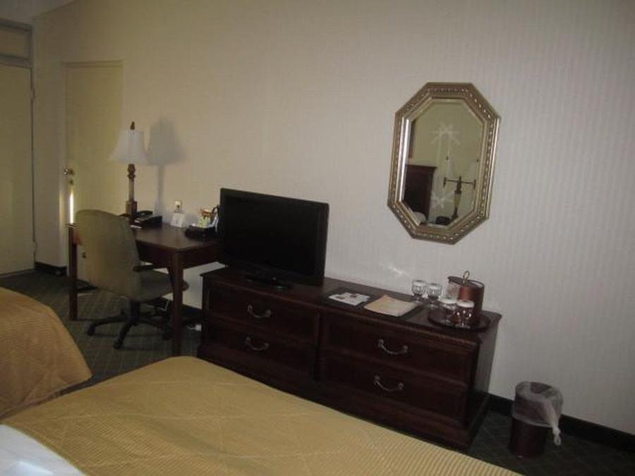 Clarion Hotel & Suites Hamden-New Haven Екстериор снимка