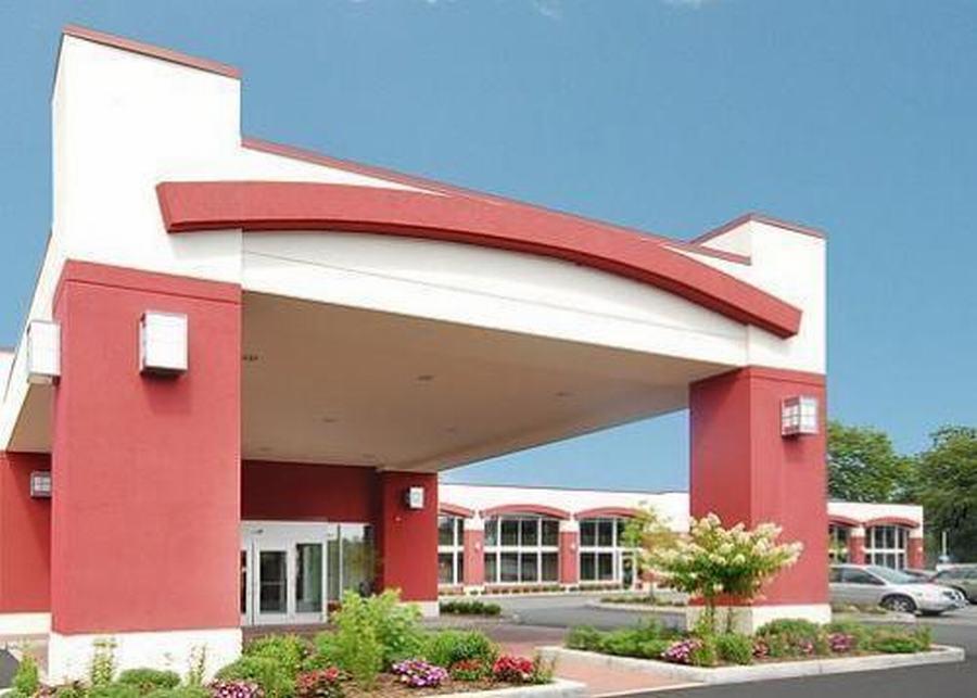Clarion Hotel & Suites Hamden-New Haven Екстериор снимка
