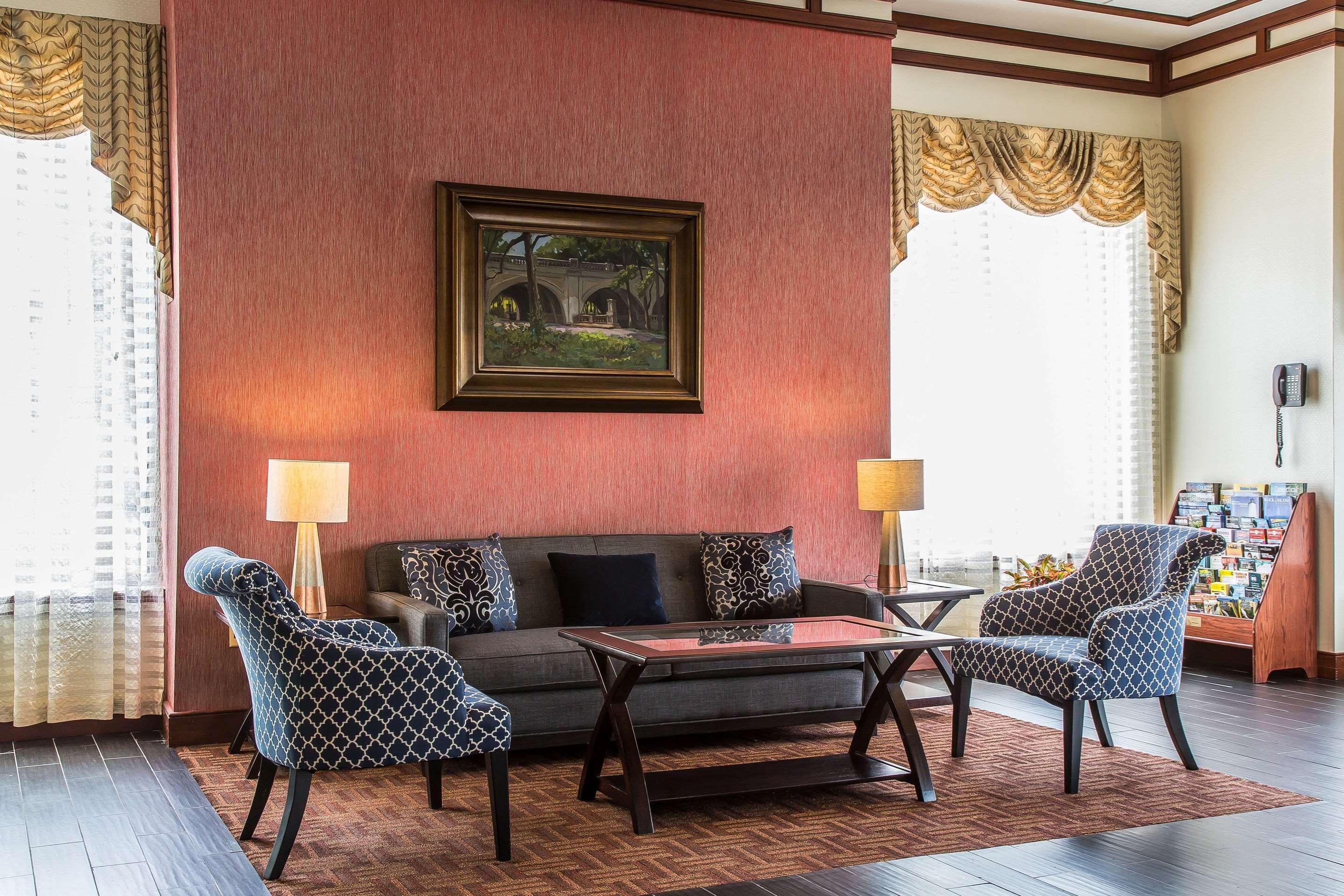 Clarion Hotel & Suites Hamden-New Haven Екстериор снимка