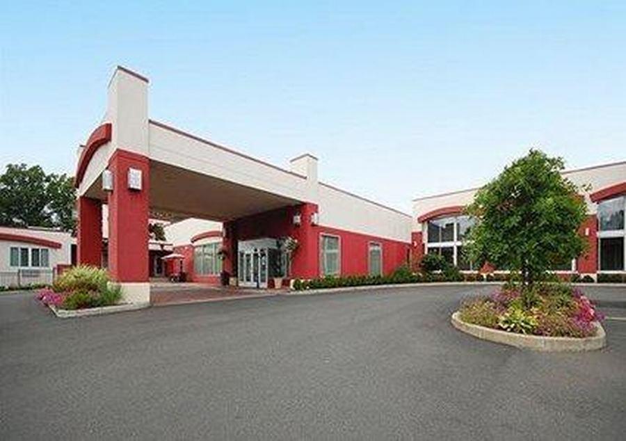 Clarion Hotel & Suites Hamden-New Haven Екстериор снимка