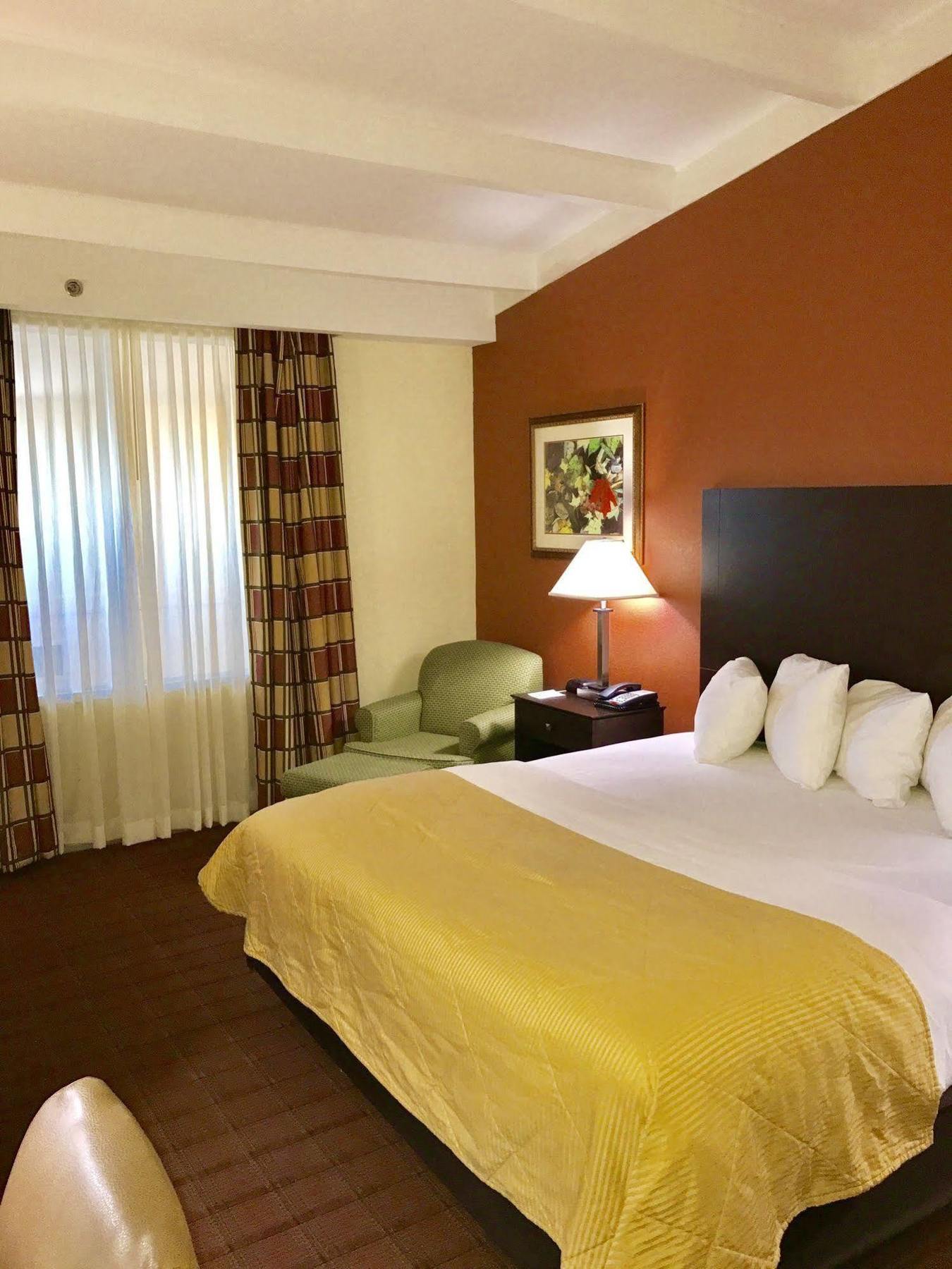 Clarion Hotel & Suites Hamden-New Haven Екстериор снимка